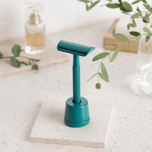 Load image into Gallery viewer, Diamond Grip Jungle Culture Safety Razors | Includes 10x Razor Blades