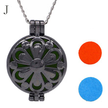 Load image into Gallery viewer, Vintage Locket Essential Oil Diffuser Necklace And Pad Fragrance A